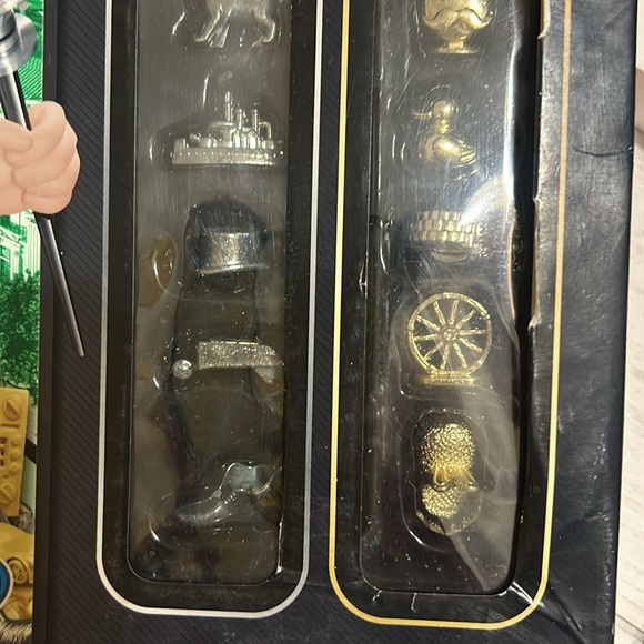 Vintage hard to find/rare monopoly token madness includes eight golden tokens - Picture 5 of 5